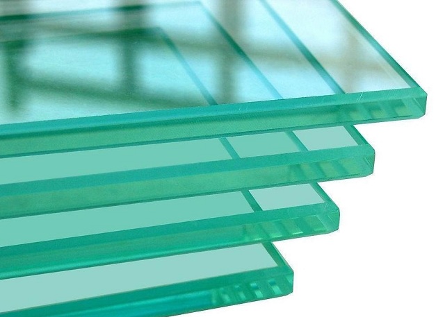 Kính được sử dụng trong cửa nhựa lõi thép chính là cửa kính cường lực chống va đập cao
